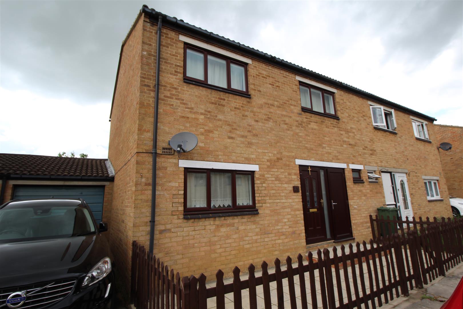 Spacious 3 bedroom semi detached house with a driveway alongside the property. The house briefly comprises: Entrance hall, lounge, kitchen/Diner with white goods, cloakroom, three bedrooms and the bathroom. The property has Upvc double glazing and gas he